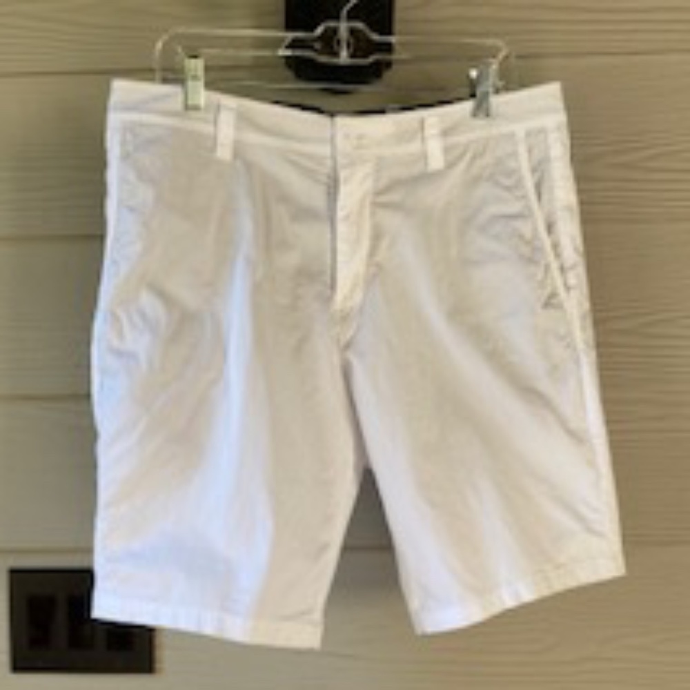 A/X ARMANI EXCHANGE Bermuda Mens White Shorts 34